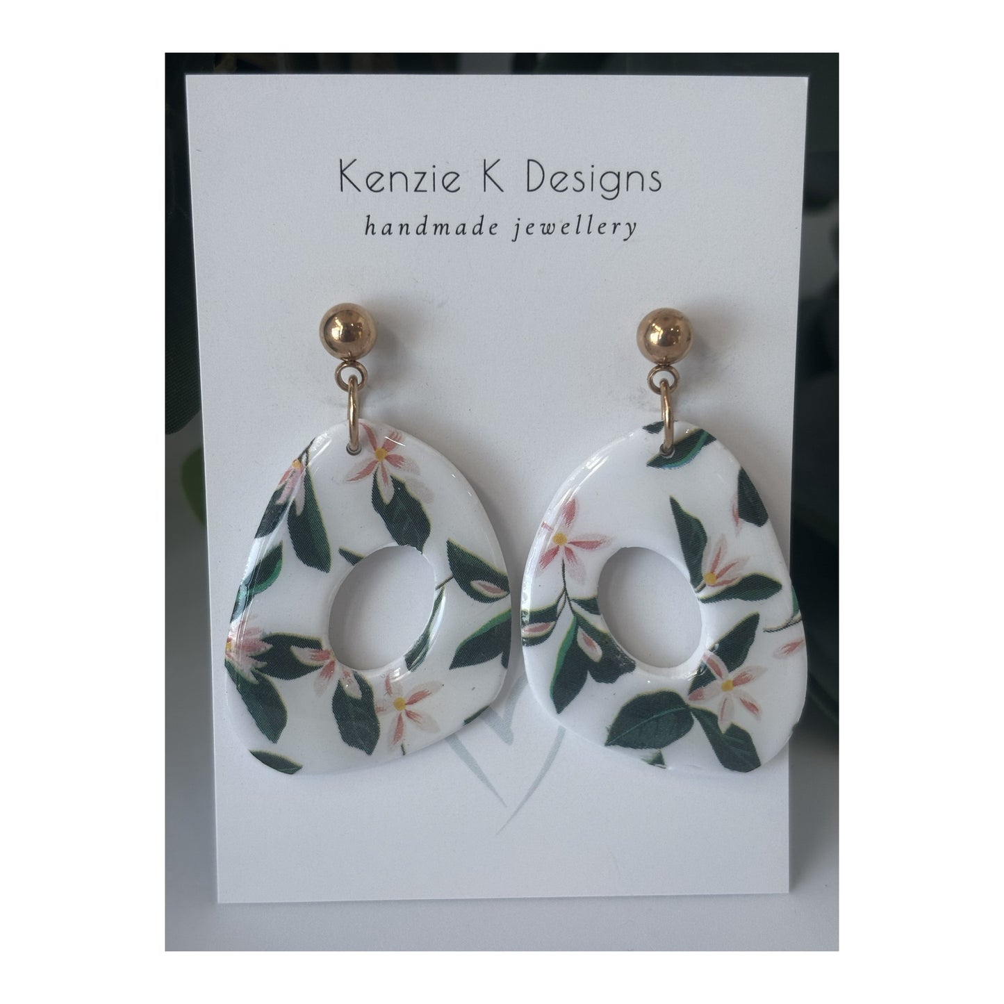 Floral Organic Oval