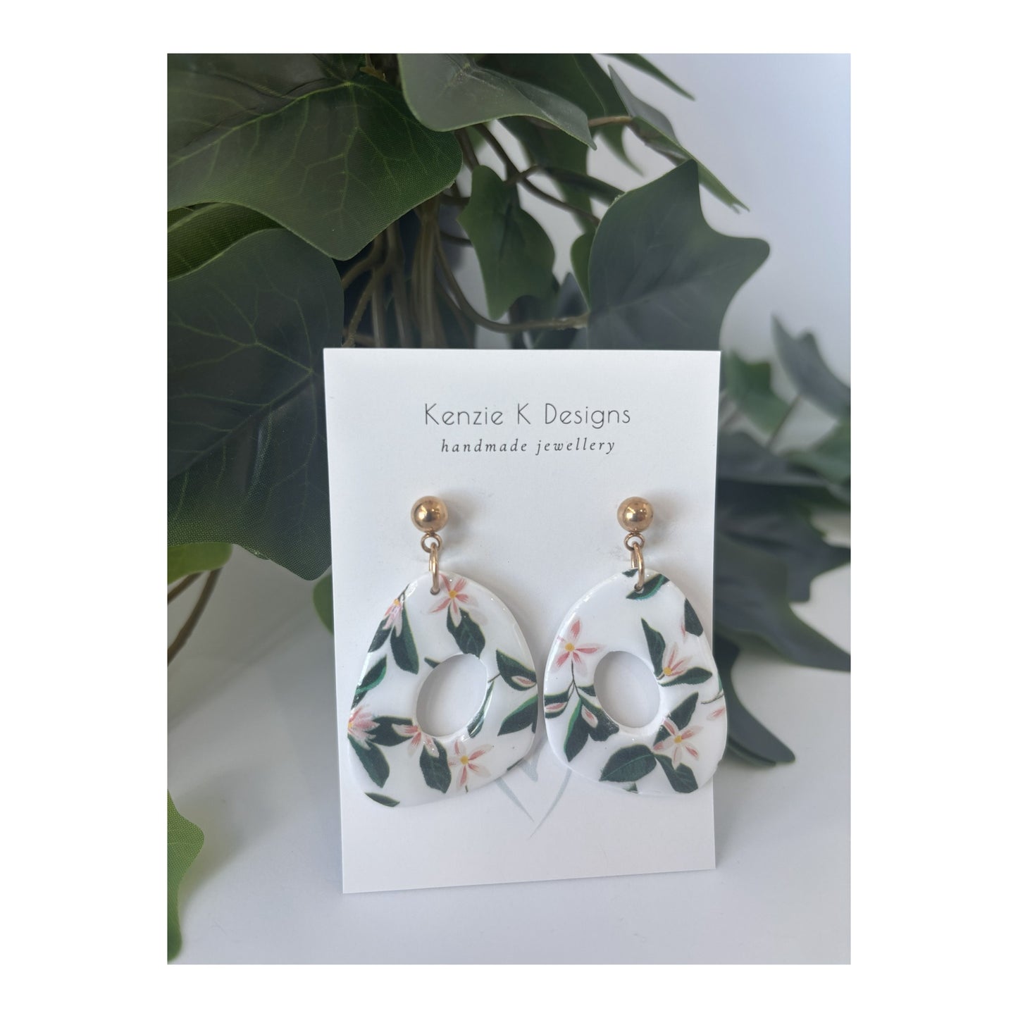 Floral Organic Oval