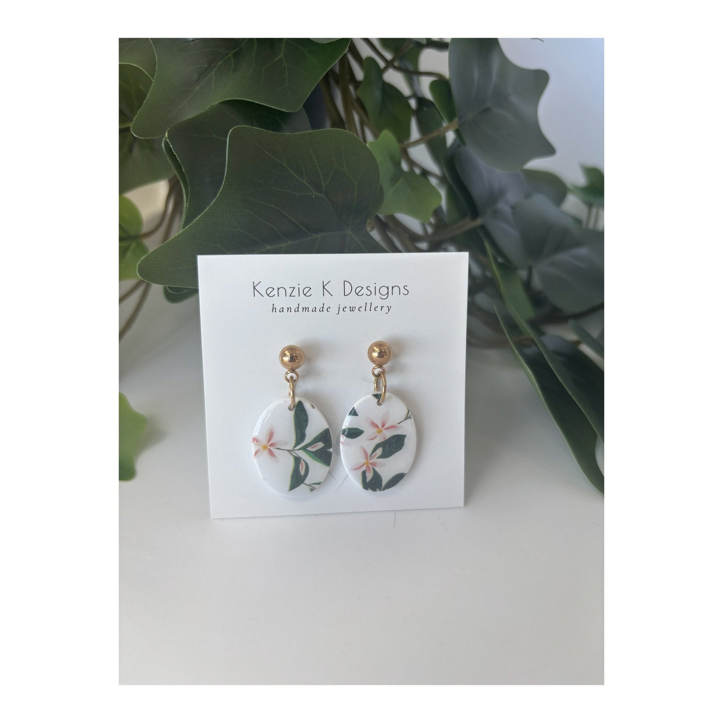 Floral Organic Oval